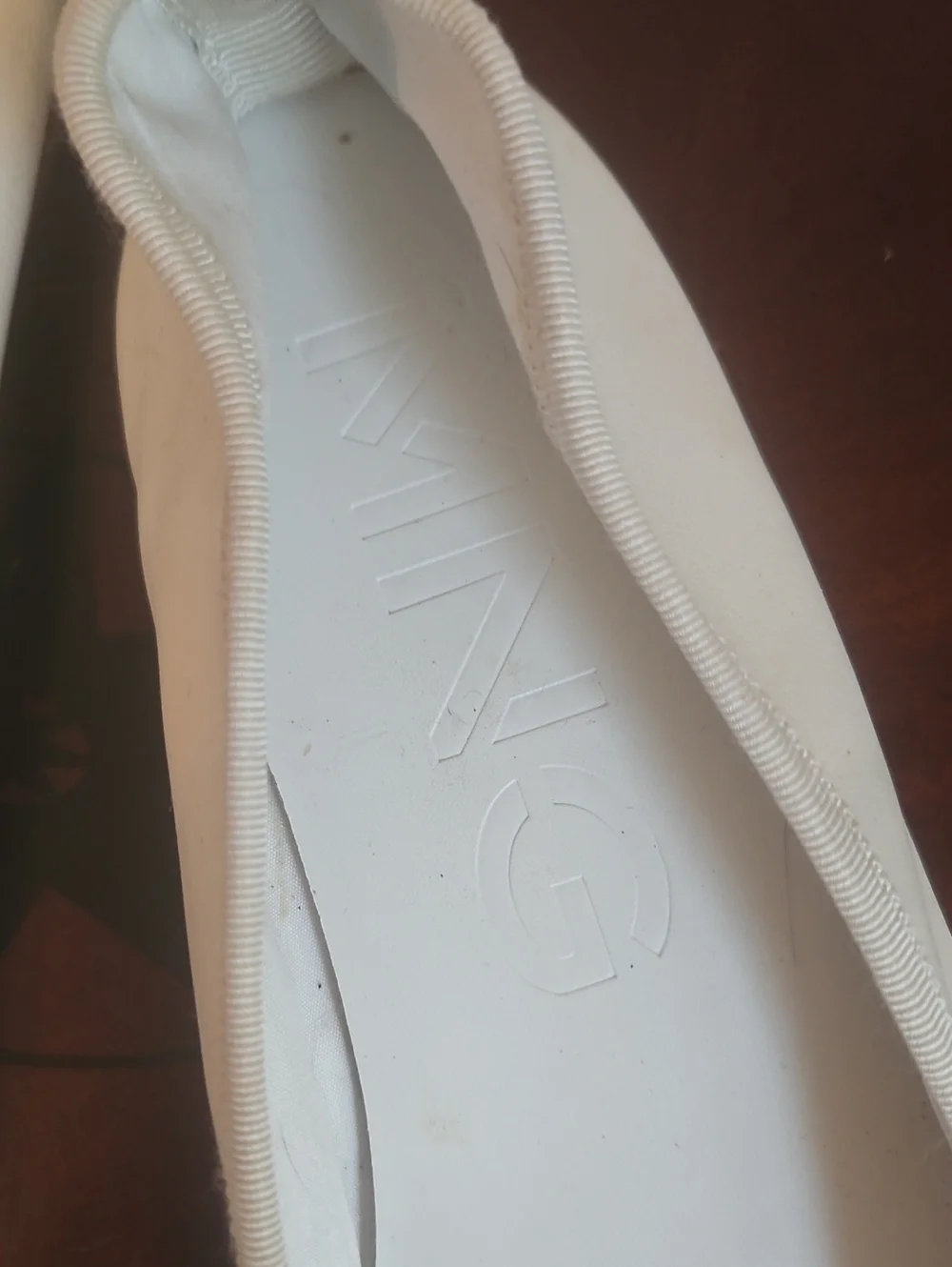Mango Classic White Leather Women’s Ballet Flats